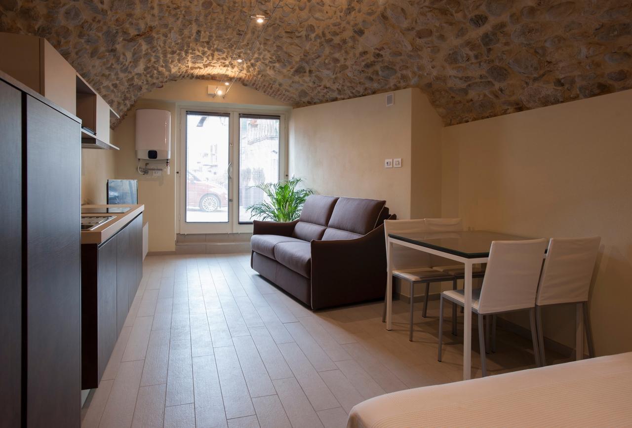סן פליס דל בנאקו La Bellavita Del Garda Luxury Apartments מראה חיצוני תמונה